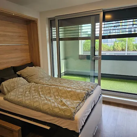 Apartment New - O2 Arena With Parking *